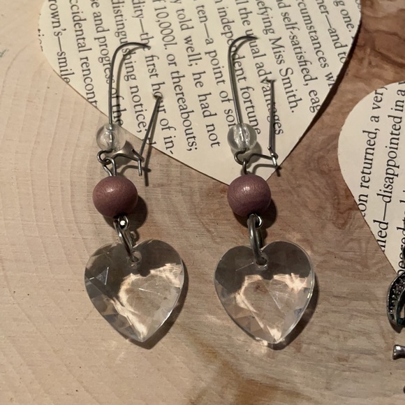 2 sets of Earrings - Picture 3 of 4